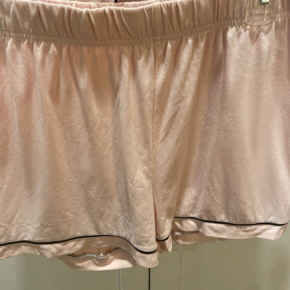 Rae Dunn Bride Squad Pink Short Sleeve Button Up Pajama Set Large Top Shorts - Picture 8 of 11